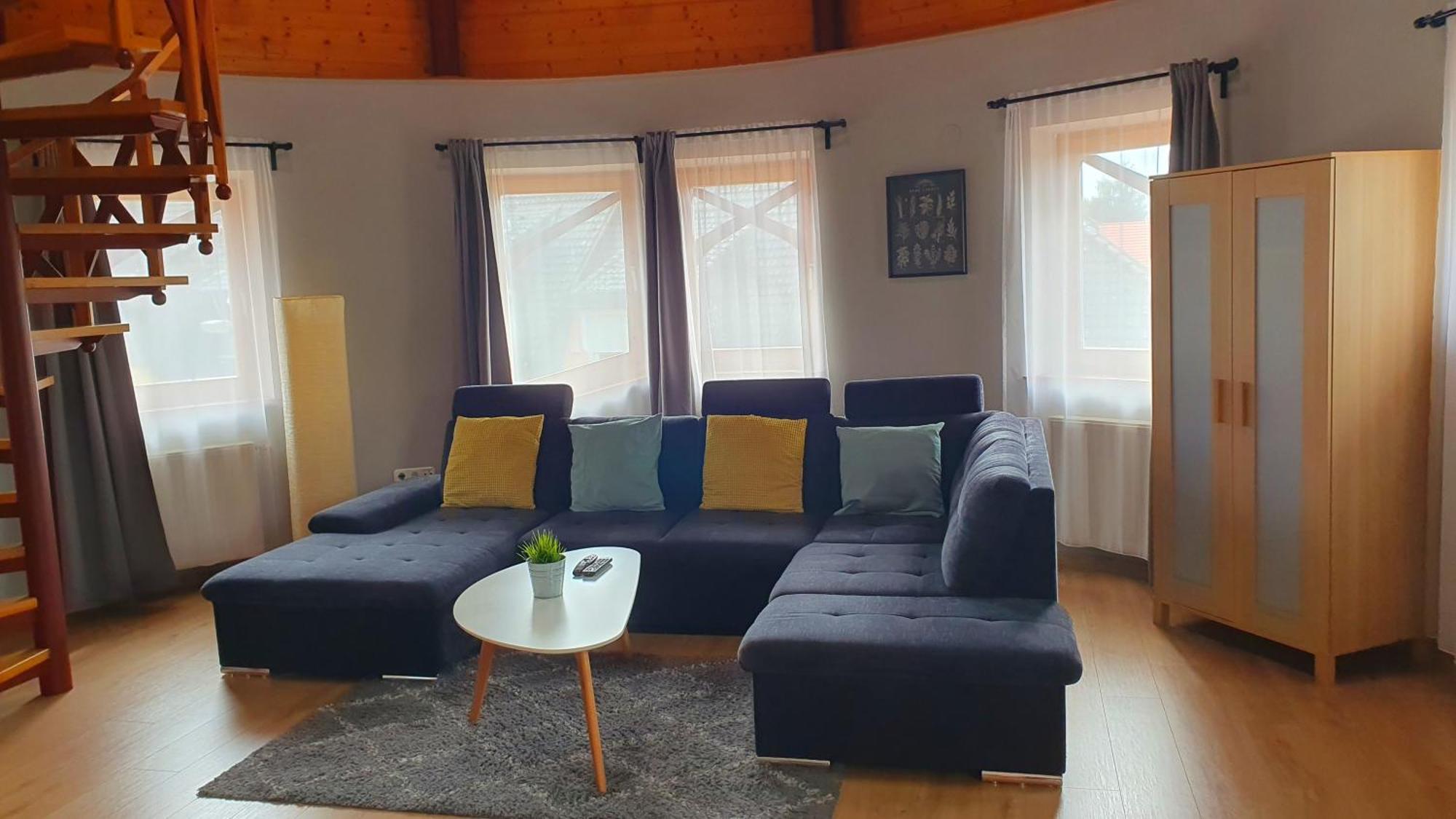 Pannonia Apartman เอสแตร์กอม ห้อง รูปภาพ