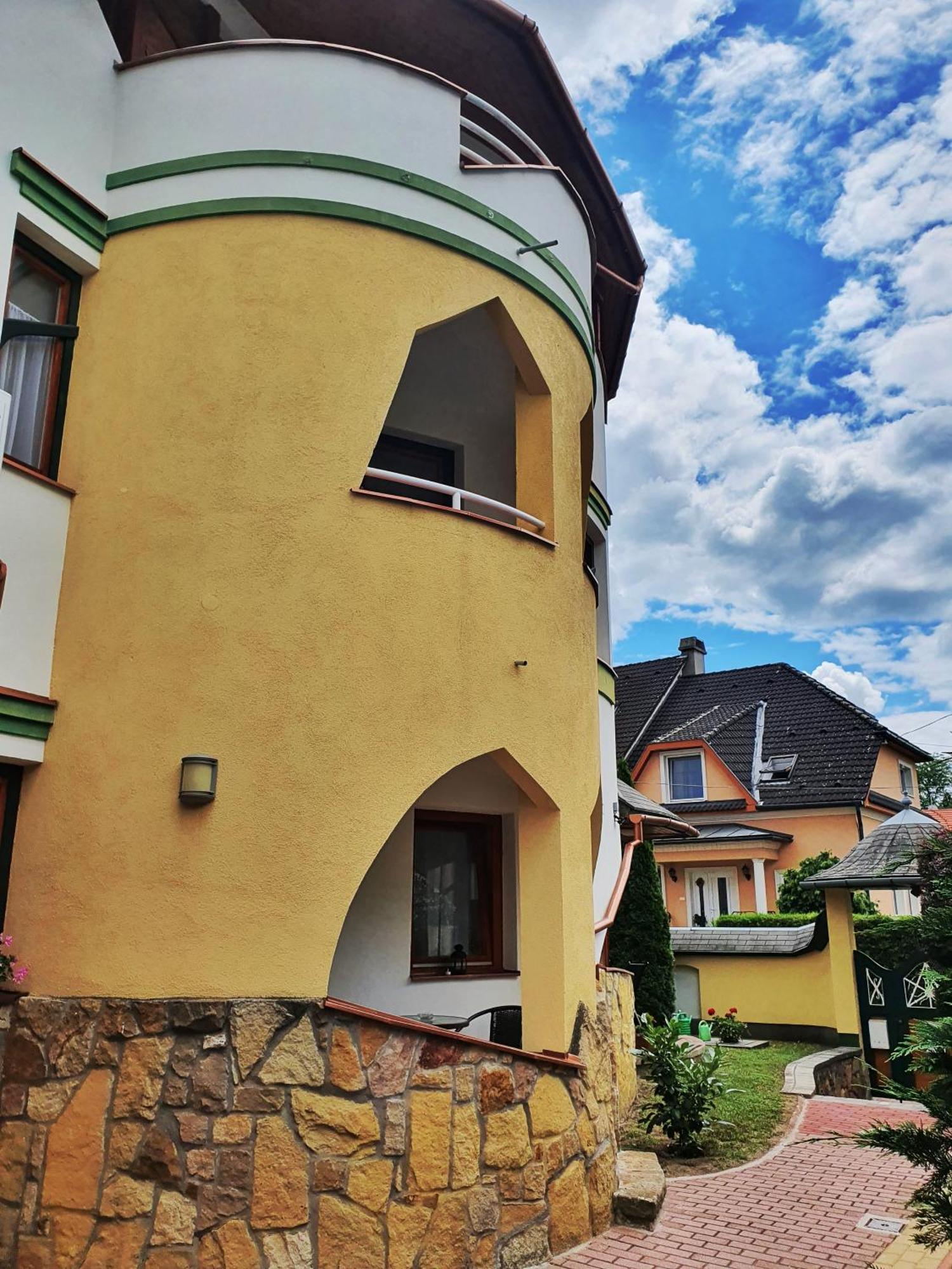 Pannonia Apartman เอสแตร์กอม ห้อง รูปภาพ